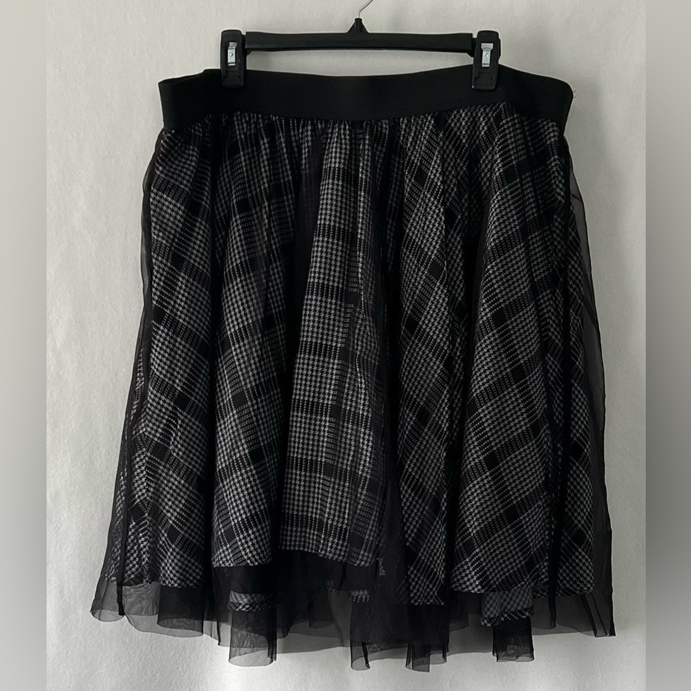 Torrid Size 3 Black Mesh Skater Skirt - Picture 8 of 12